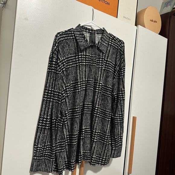 COPY - Norma Kamali Oversized Boyfriend NK Shirt in Large Glenn Plaid Tweed - Picture 9 of 9